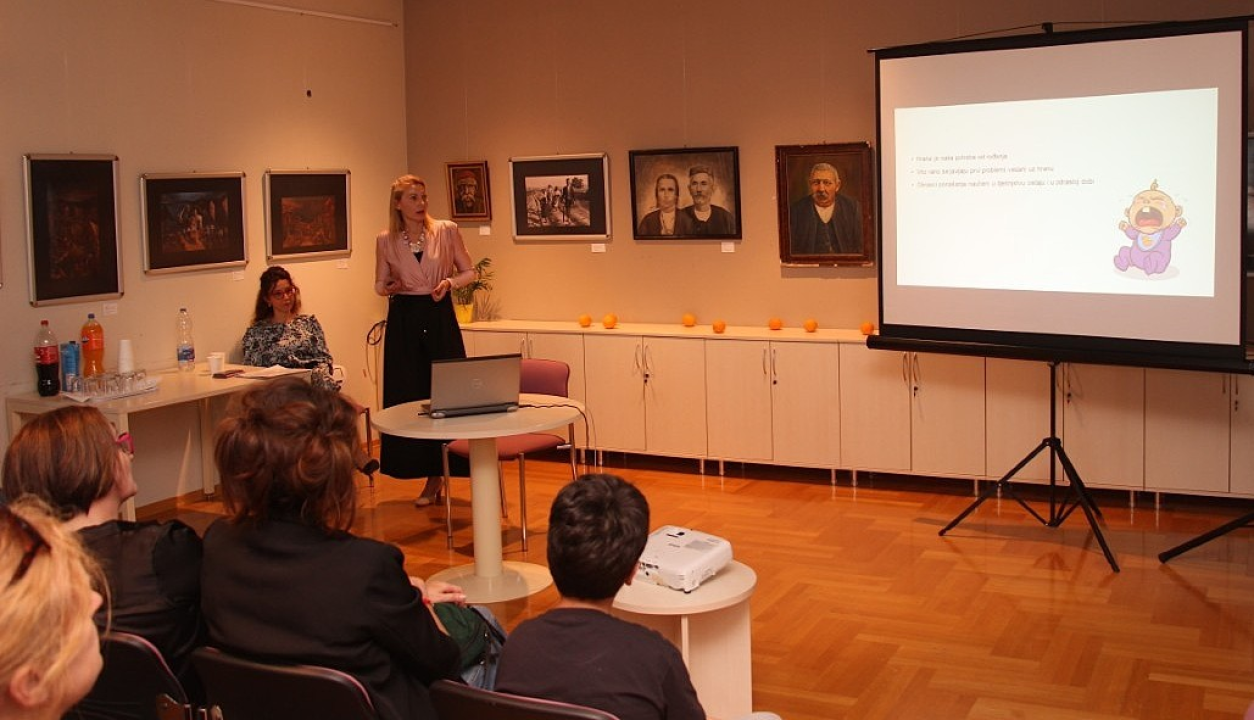 Predavanje farmaceutkinja Sanje Radas i Martine Silov u vodičkoj knjižnici