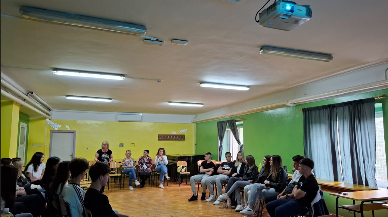 Mladi iz Šibenika i Drniša raspravljali o društvenim mrežama i mentalnom zdravlju 