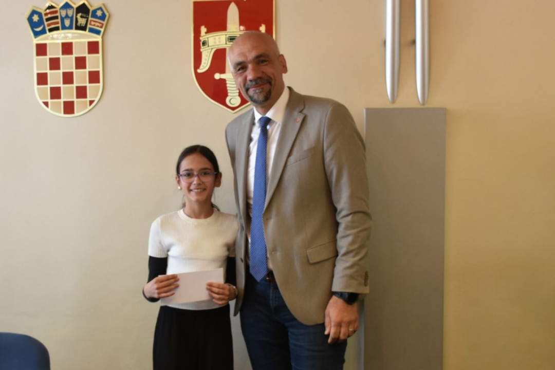 Najuspješniji učenici na prijemu kod župana: ‘Budite ponosni na sebe kao što smo mi ponosni na vas’