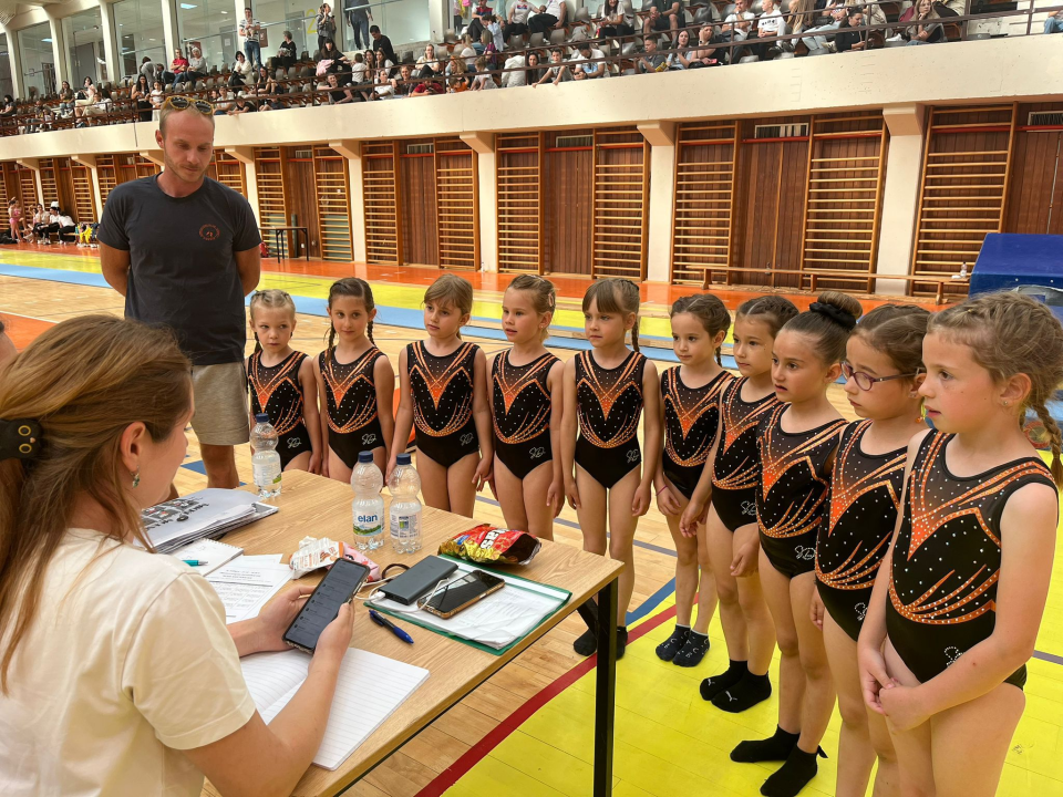 FOTO Gimnastičarke Dišpeta uzele dvije ekipne medalje u Splitu, Roku Zoriću pojedinačno zlato