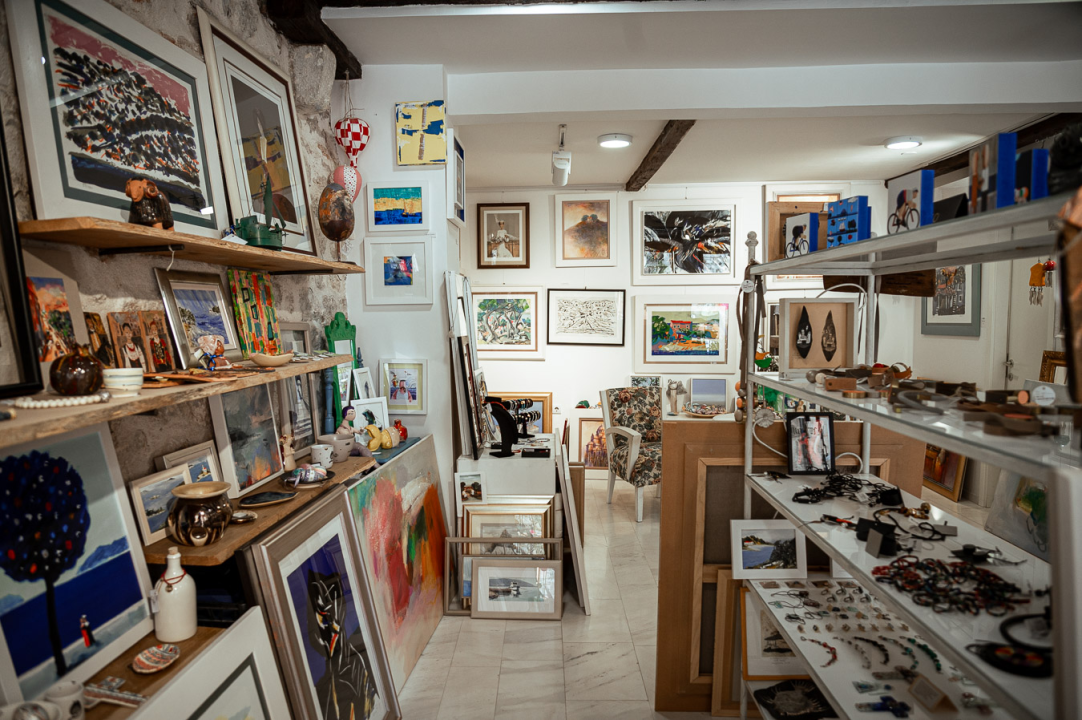 FOTO U Galeriji Juraj Dalmatinac, Bućan i Prica po odličnim cijenama, ali i još mnogo toga!