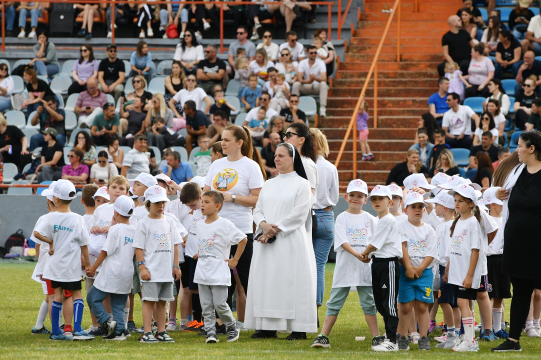 FOTO Šibenski dječji vrtići natjecali se 23. put u zabavnim sportskim disciplinama