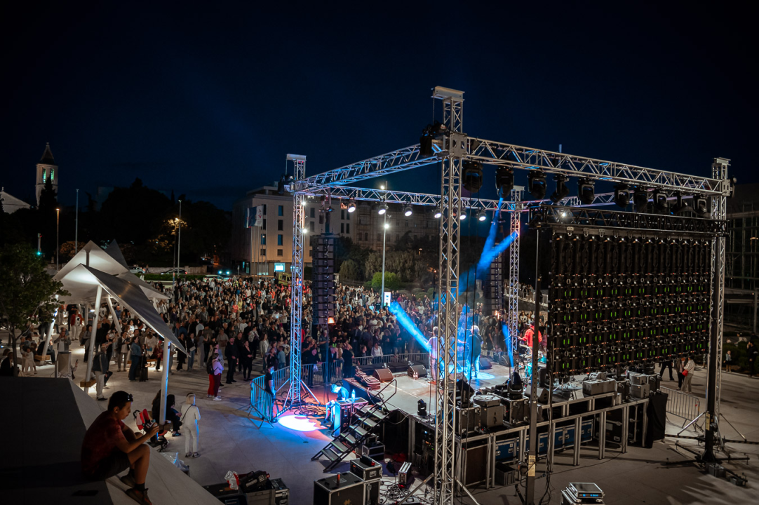 Gimazijalke i Dalmatino na Poljani 