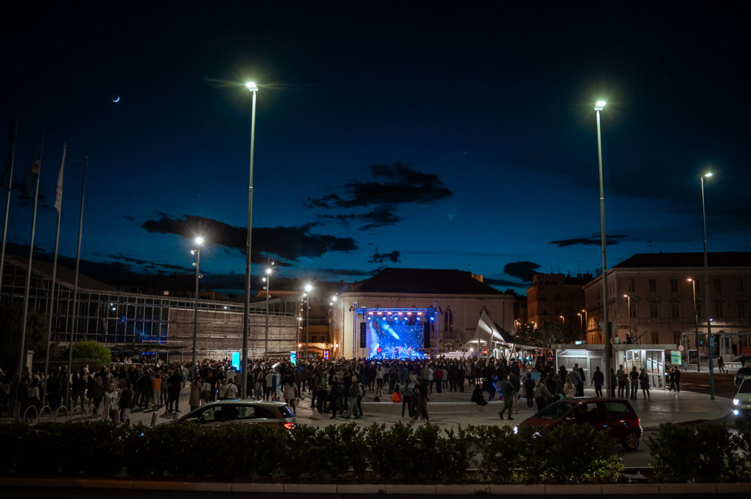 Gimazijalke i Dalmatino na Poljani 