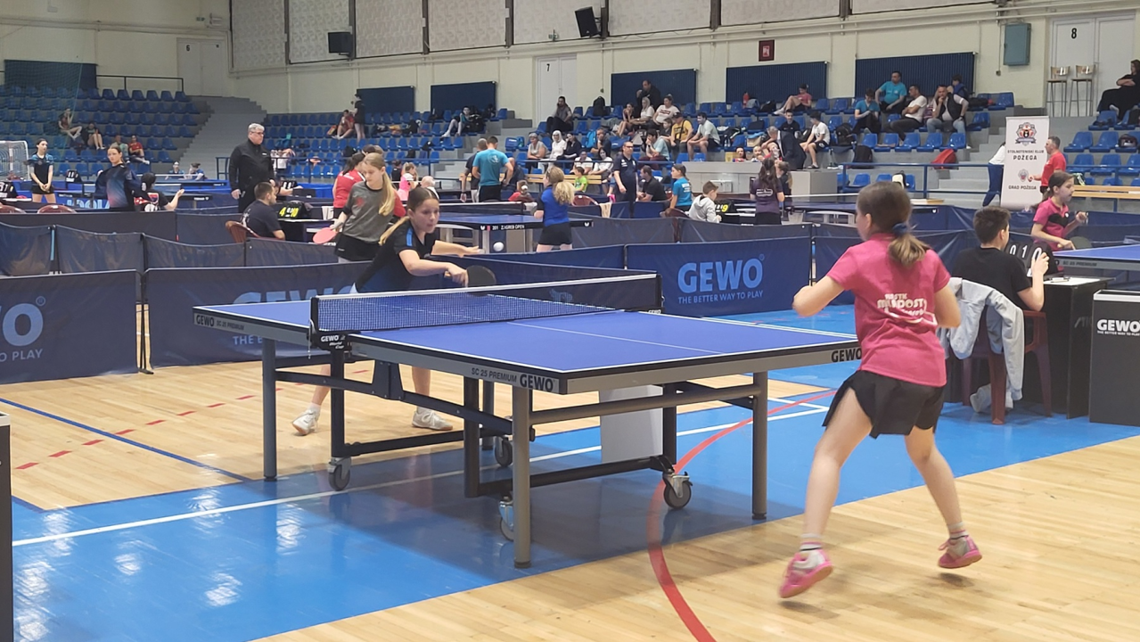 FOTO Stolnotenisačice Šibenika uspješne u Požegi: Najmlađe kadetkinje prvakinje Hrvatske