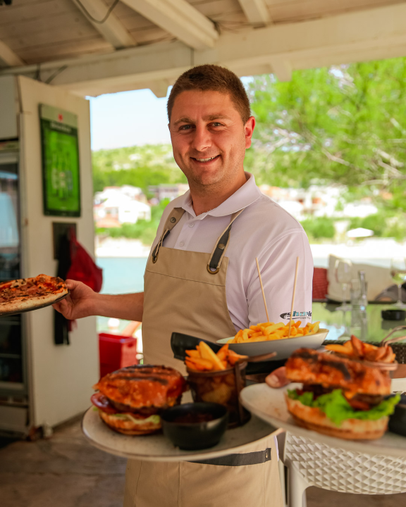 FOTO Shark Beach Club zasjao u novom sjaju – ljeto 2025. u znaku stila i užitka!
