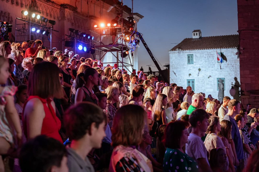 Održana generalna proba: Svečano otvaranje 65. MDF-a u Šibeniku uz mjuzikl, vatromet i feštu do ranih jutarnjih sati