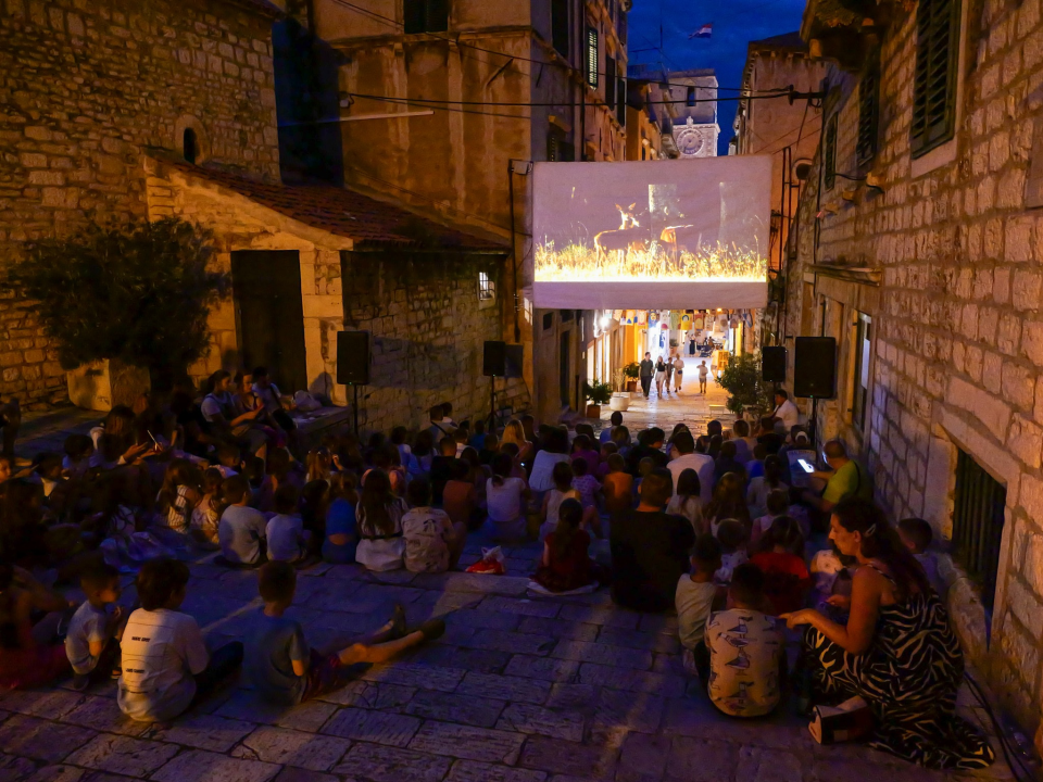 Čarobni svijet za djecu pun igre i umjetnosti: Ponedjeljak na MDF-u