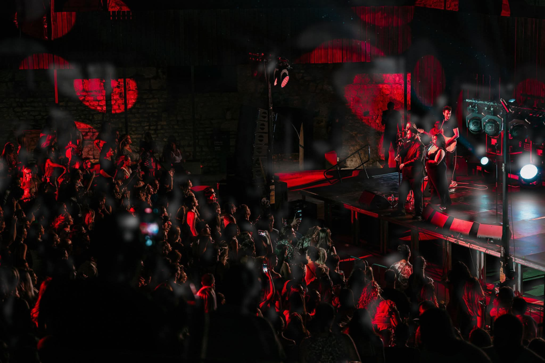 Večer za pamćenje: Matija Cvek & The Funkensteins rasplesali publiku na Tvrđavi sv. Mihovila