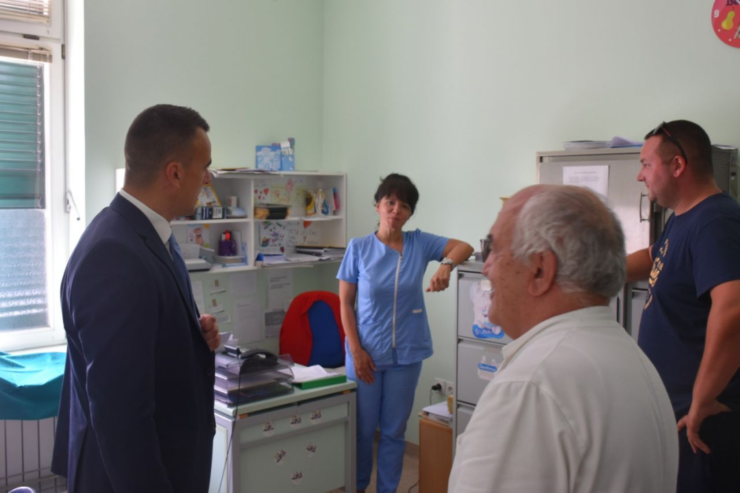 FOTO Župan Rakić u Kninu se sastao s umirovljenicima, sportašima, poduzetnicima, prosvjetarima i zdravstvenim djelatnicima