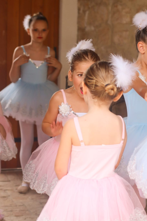 Šibenčanka Meri Višnjić i njene balerine  u Tribunju stvaraju bajku