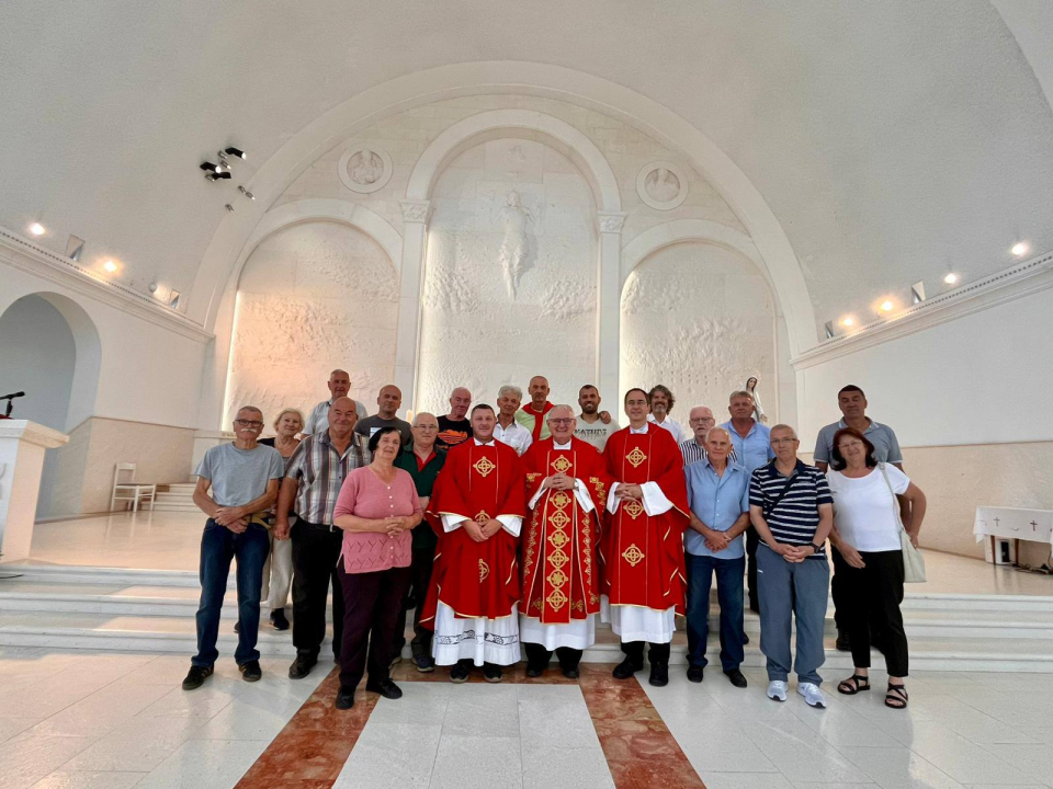 Članovi šibenske Bratovštine sv. Jakova hodočastili u Udbinu