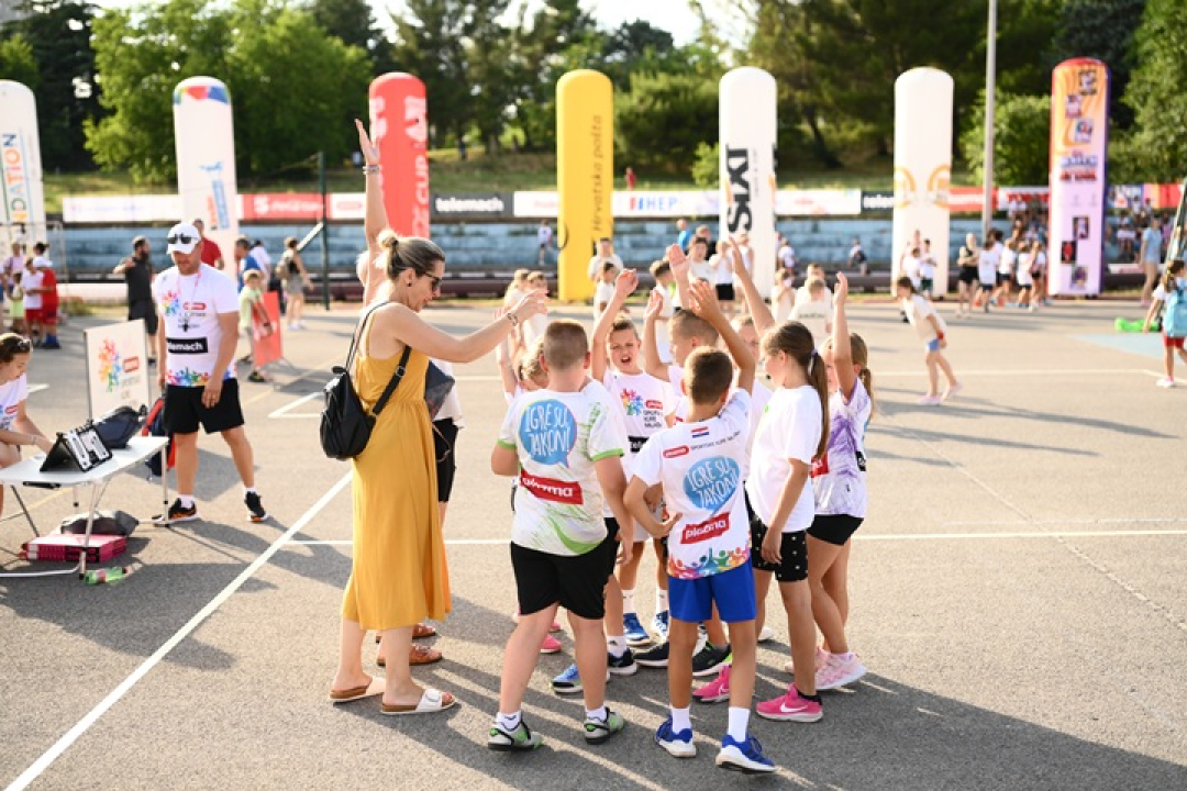 FOTO Na Plazma Sportskim igrama mladih 2 tisuće djece - pristigli sudionici iz naše županije