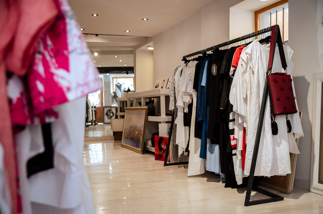 Uronite u svijet mode i umjetnosti u Galeriji Juraj Dalmatinac