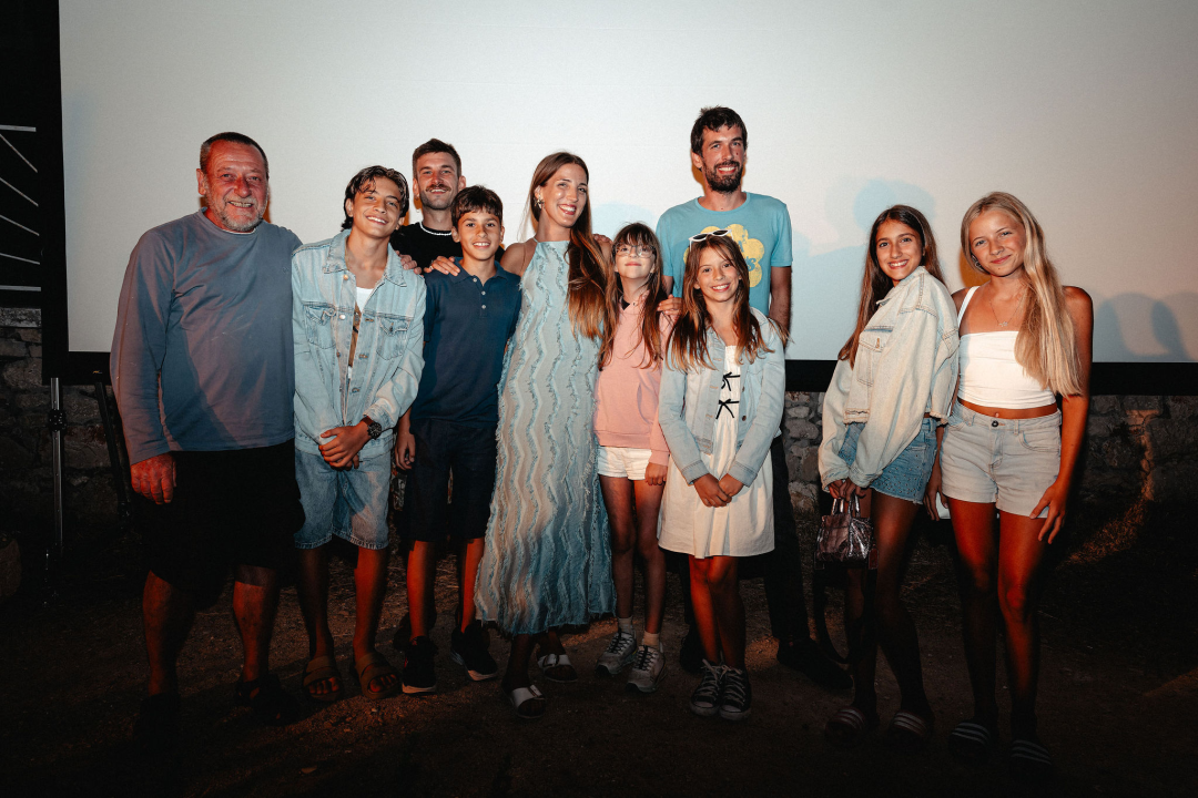 Otočna premijera 'Bumbarovog ljeta': Film sniman na Zlarinu oduševio publiku na plaži Vila