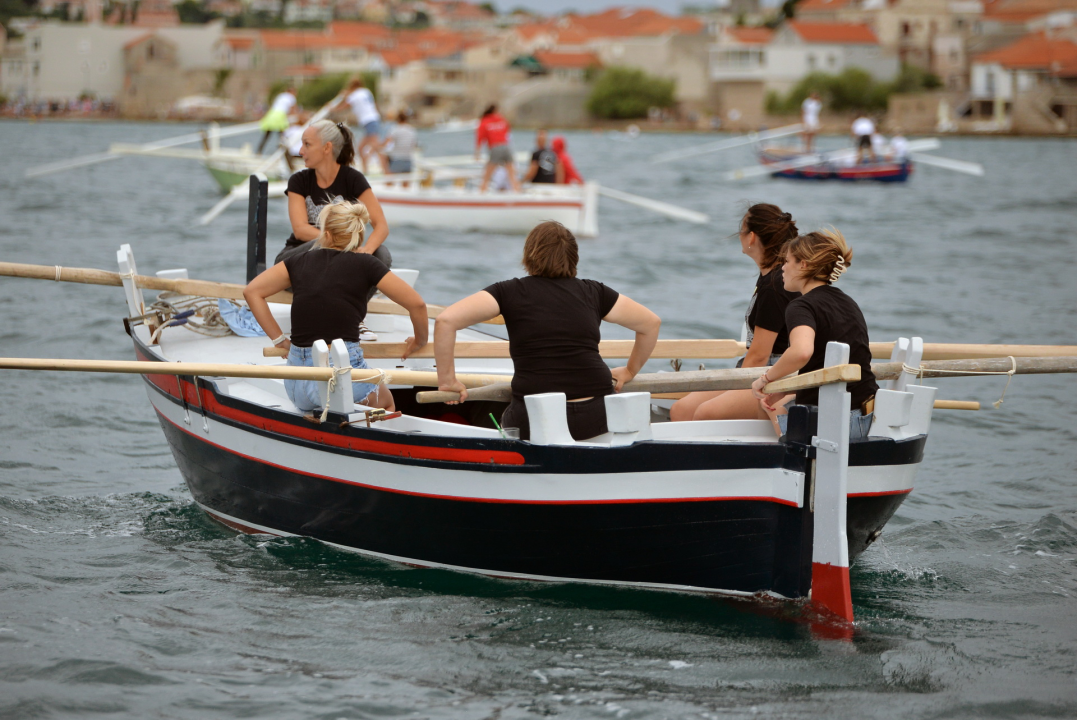 Održana ženska veslačka regata u Betini: Pogledajte koje su ekipe bile najbolje