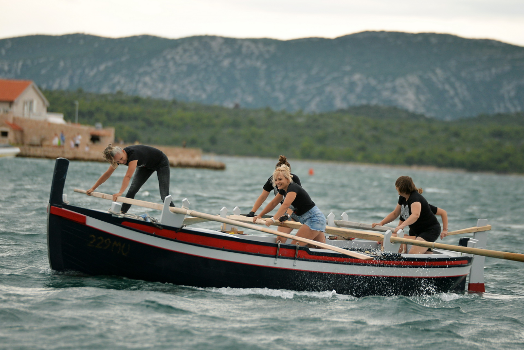 Održana ženska veslačka regata u Betini: Pogledajte koje su ekipe bile najbolje