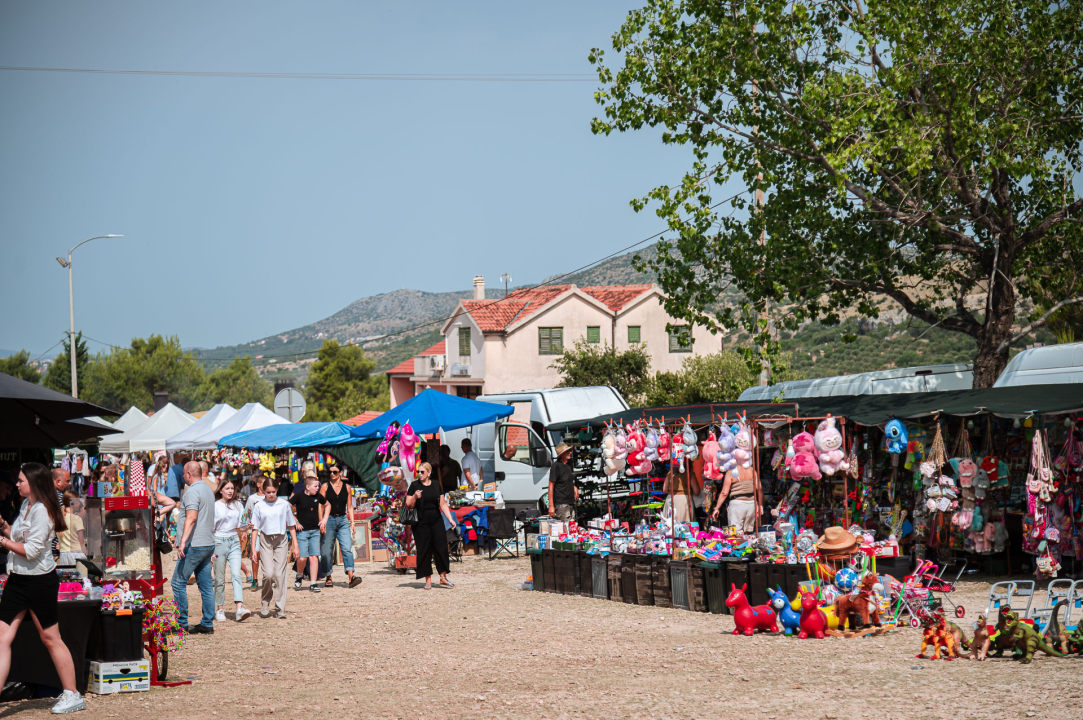 FOTO Blagdan Velike Gospe u Vrpolju: Brojni vjernici okupili su se jutros na svečanom misnom slavlju