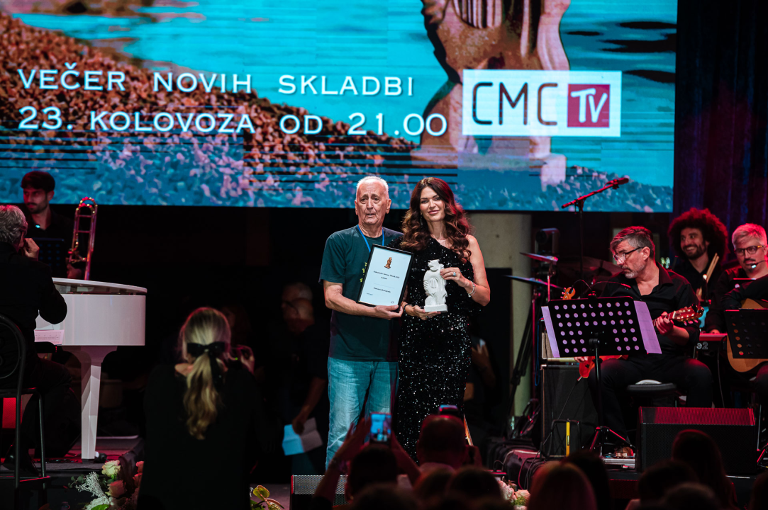 FOTO Đani Stipaničev i klapa Preženca trijumfirali na 28. Dalmatinskoj šansoni