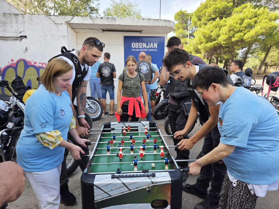 Članovi moto kluba posjetili Kamenčiće