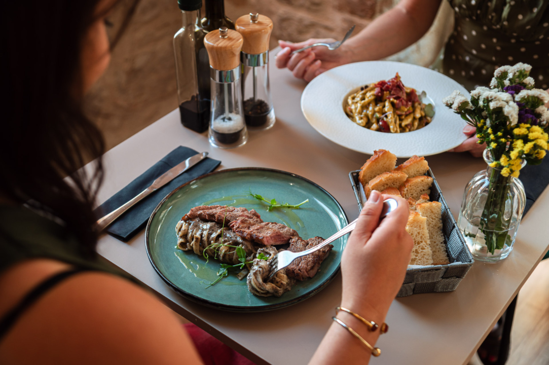 Ručak u srcu Šibenika: Četiri restorana koja vrijedi posjetiti!