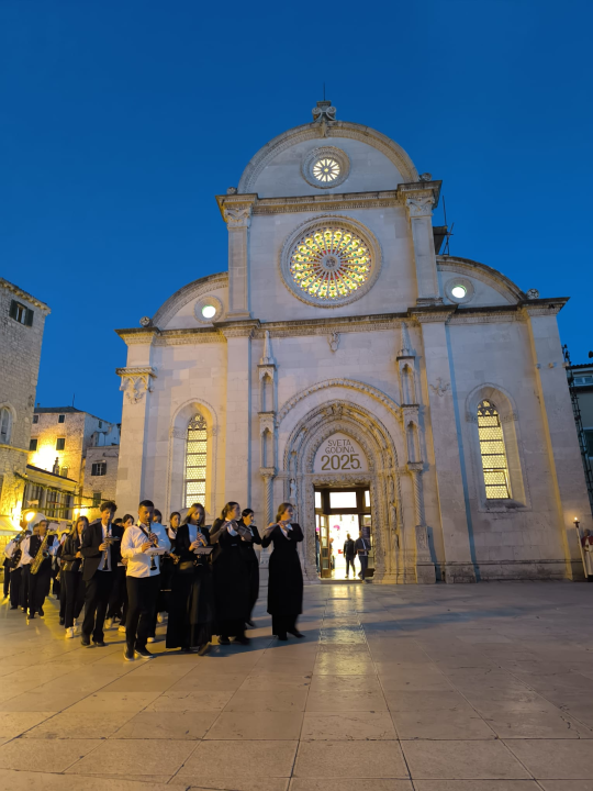 Šibenski glazbari prodefilirali gradom u povodu Dana grada