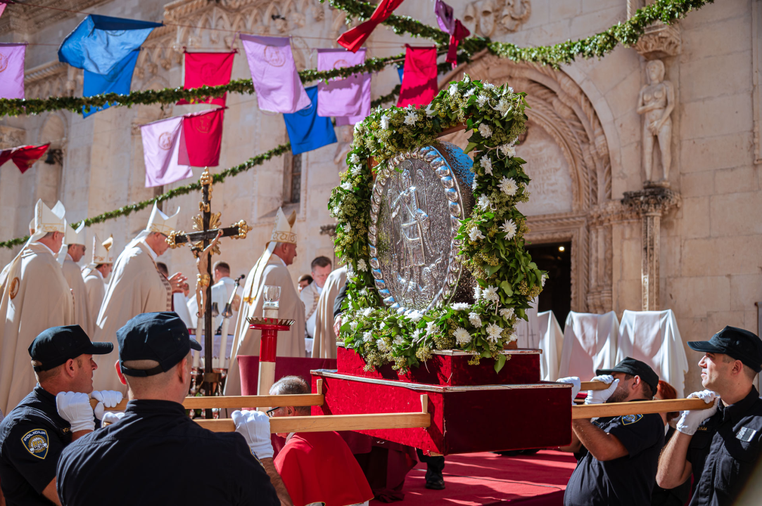 FOTO Održana svečana procesija i sveta misa u povodu blagdana sv. Mihovila