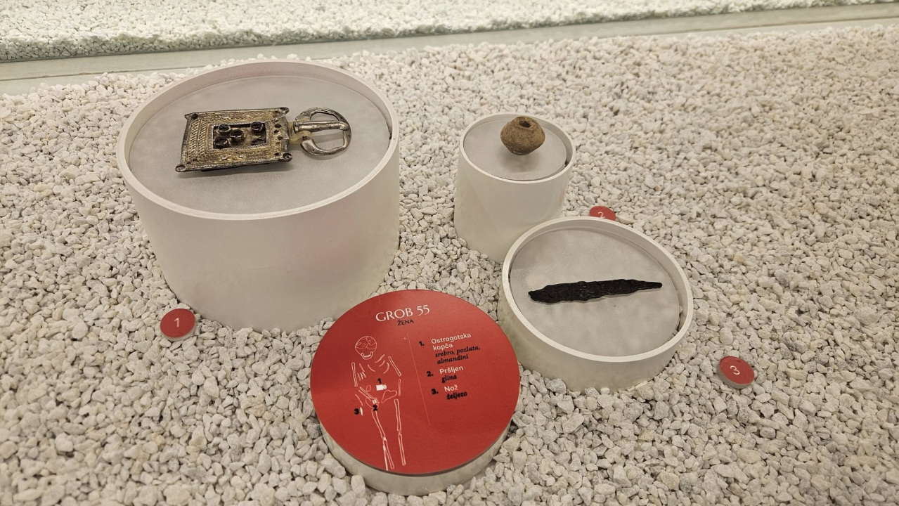 Otvorena izložba 'Et post mortem vita' u kninskom muzeju