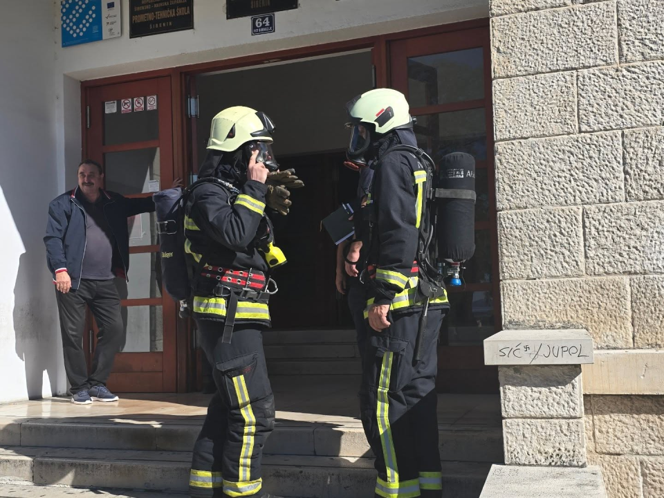 Održana protupožarna vježba u zgradi šibenske Gimnazije