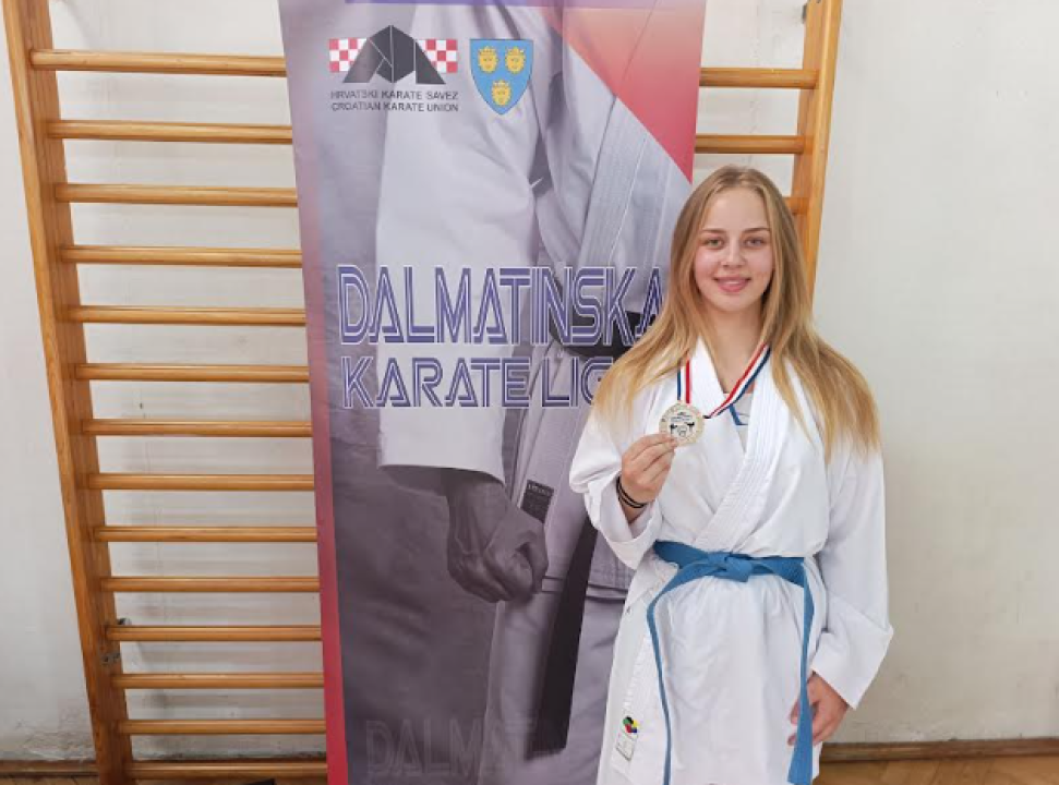 FOTO Karateke Šibenika 1066 u Kaštelima potvrdile odličnu formu uoči državnog prvenstva