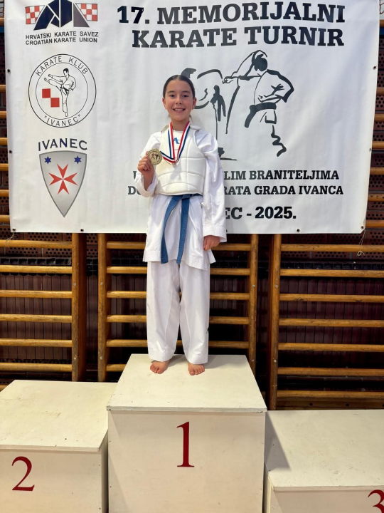 FOTO Vikend pun borbi za Karate klub Phoenix: Sudjelovao na dva turnira, vratio se sa 19 medalja