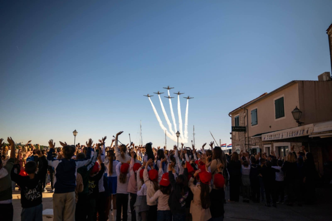 Obilježeno 25 godina Milenijske fotografije Šime Strikomana: Pogledajte spektakularne prelete Krila Oluje