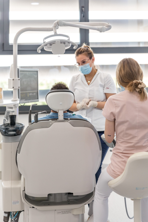 FOTO Osmijeh iz snova uz prozirne alignere Dental centra Dubravica! 	