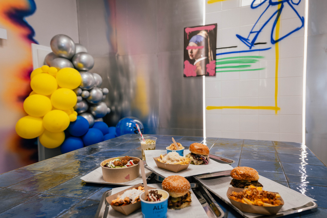 FOTO ŠIZZ je novi gastro 'hotspot' koji će osvojiti sve ljubitelje vrhunskih smash burgera!