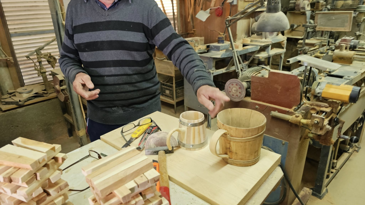 Ivan Tomić izrađuje susak.