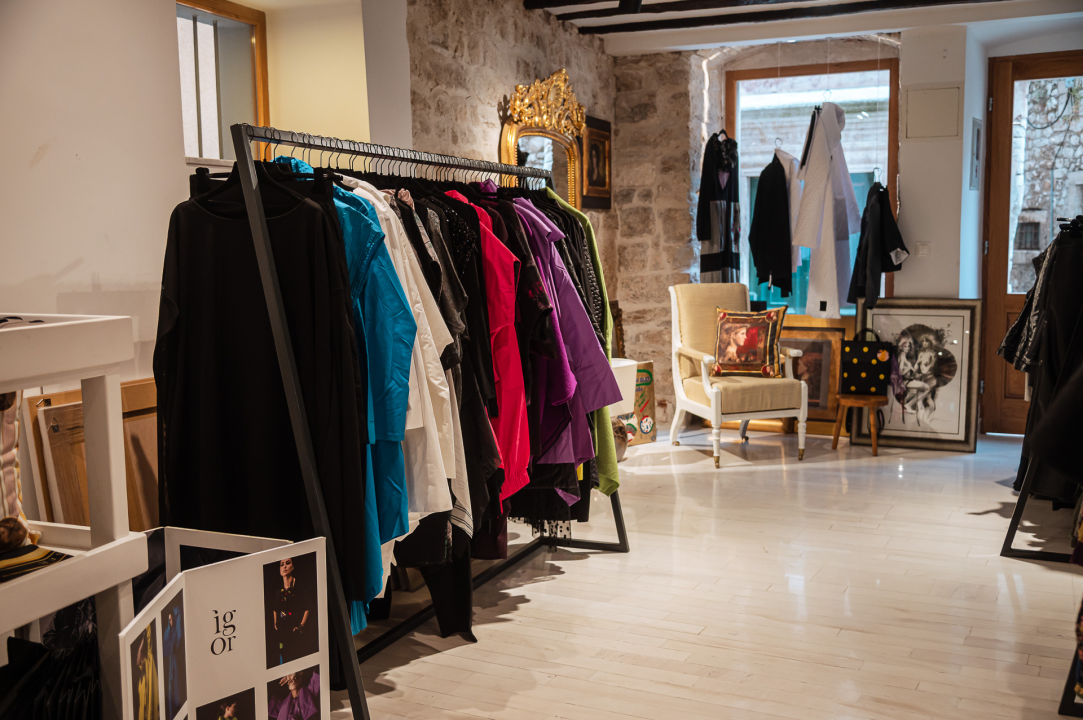 FOTO Uhvatite svoje zauvijek komade u outletu Igora Dobranića Galerije Juraj Dalmatinac!