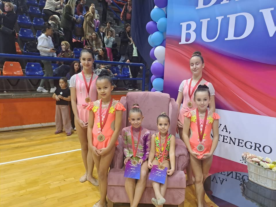Mlade šibenske gimnastičarke izvrsne na natjecanju u Crnoj Gori