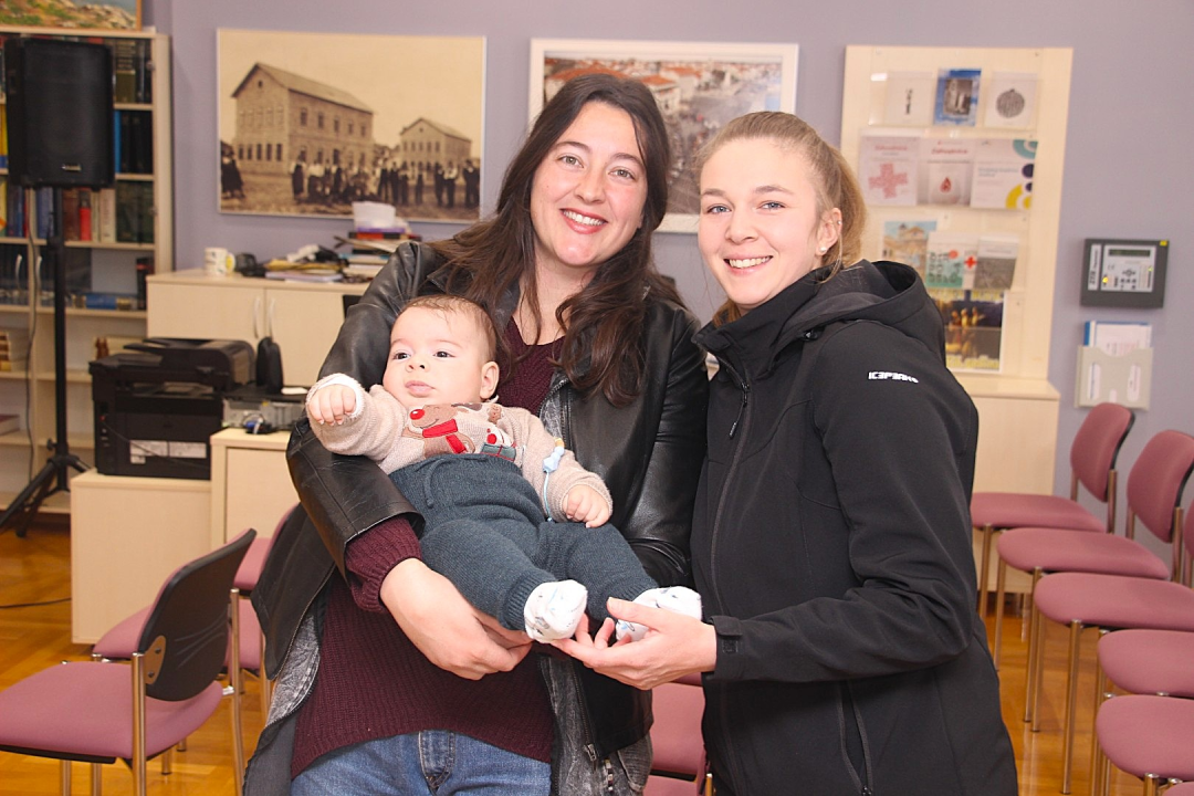 FOTO Zadnjih mjeseci u Vodicama rođeno 30 djece, njih i njihove roditelje primio je gradonačelnik