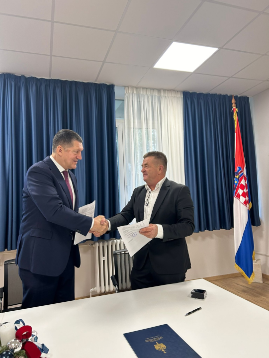 Udruga 'Latinsko idro' iz Murtera potpisala ugovor o suradnji sa Sveučilištem u Splitu