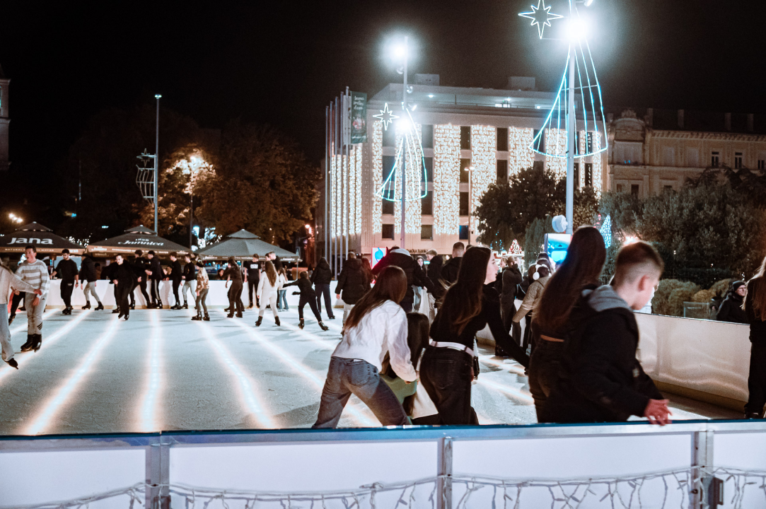 ‘Samo sretni dani’ i već prvi je takav: Parni valjak otvorio šibensku Adventuru 