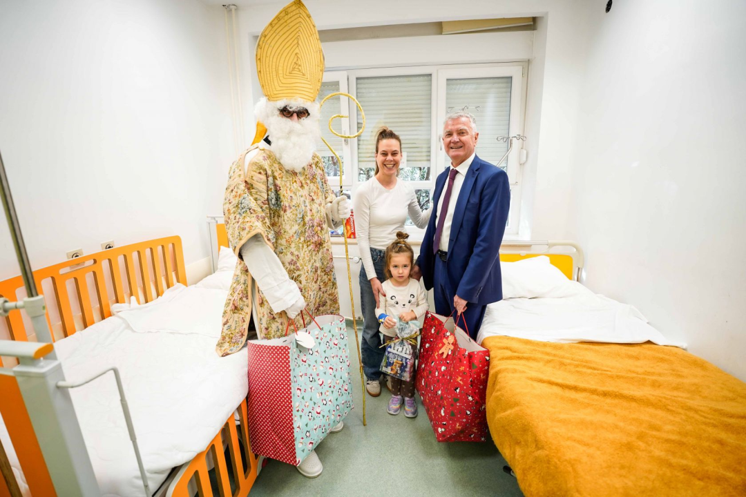 Župan Rakić u ulozi sv. Nikole: Uz darove za najmlađe pokazao i svoju drugu, humaniju stranu