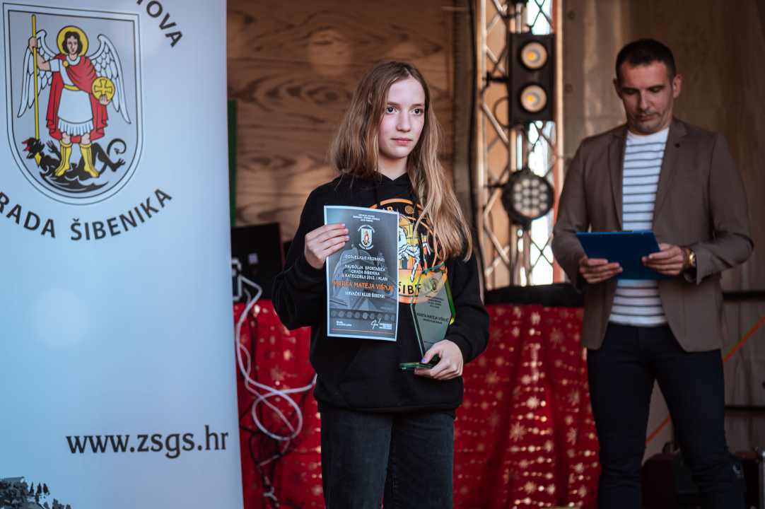 FOTO Sportski laureati Šibenika u 2025-oj: Roko Zorić, Kiara Radnić, Stipe Bralić, košarkašice i vaterpolisti