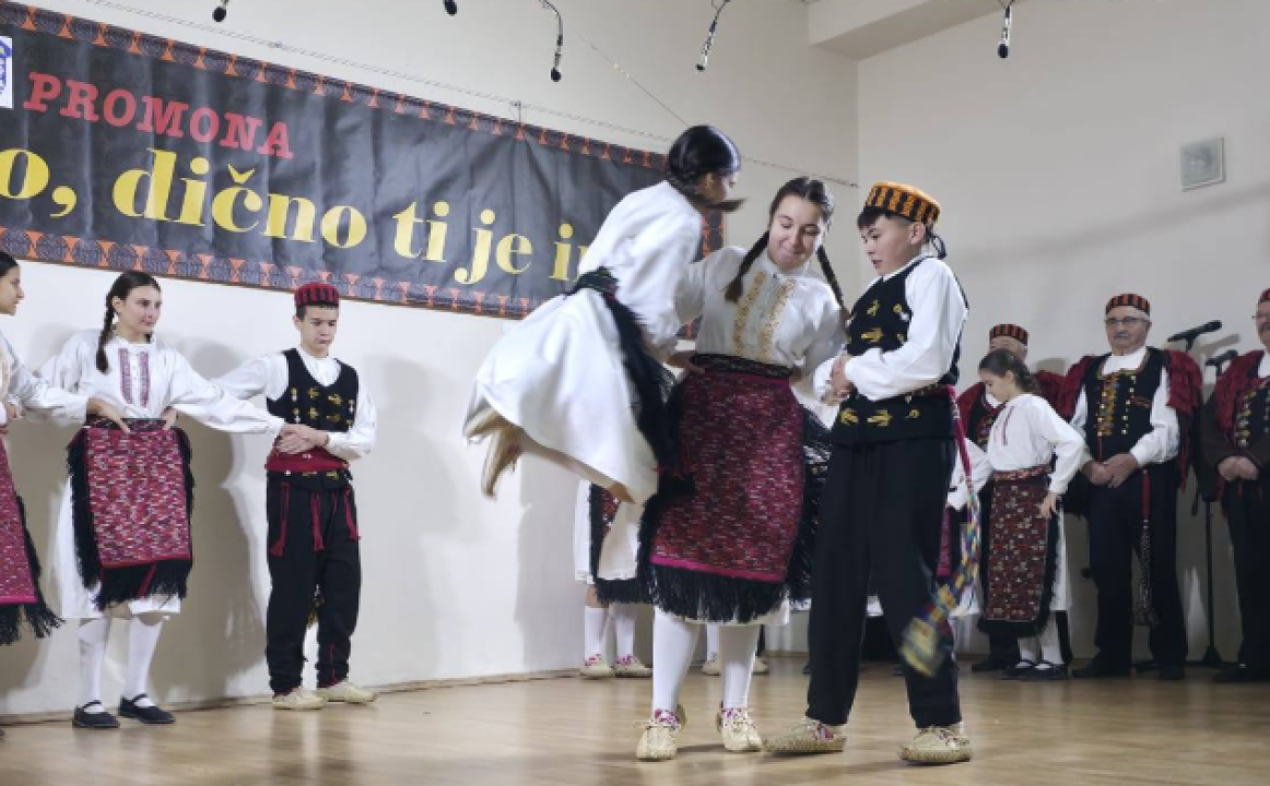 FOTO 'Oj Promino, dično ti je ime!' – Večer pisme u Oklaju ispunjena smijehom i ugodnim druženjem