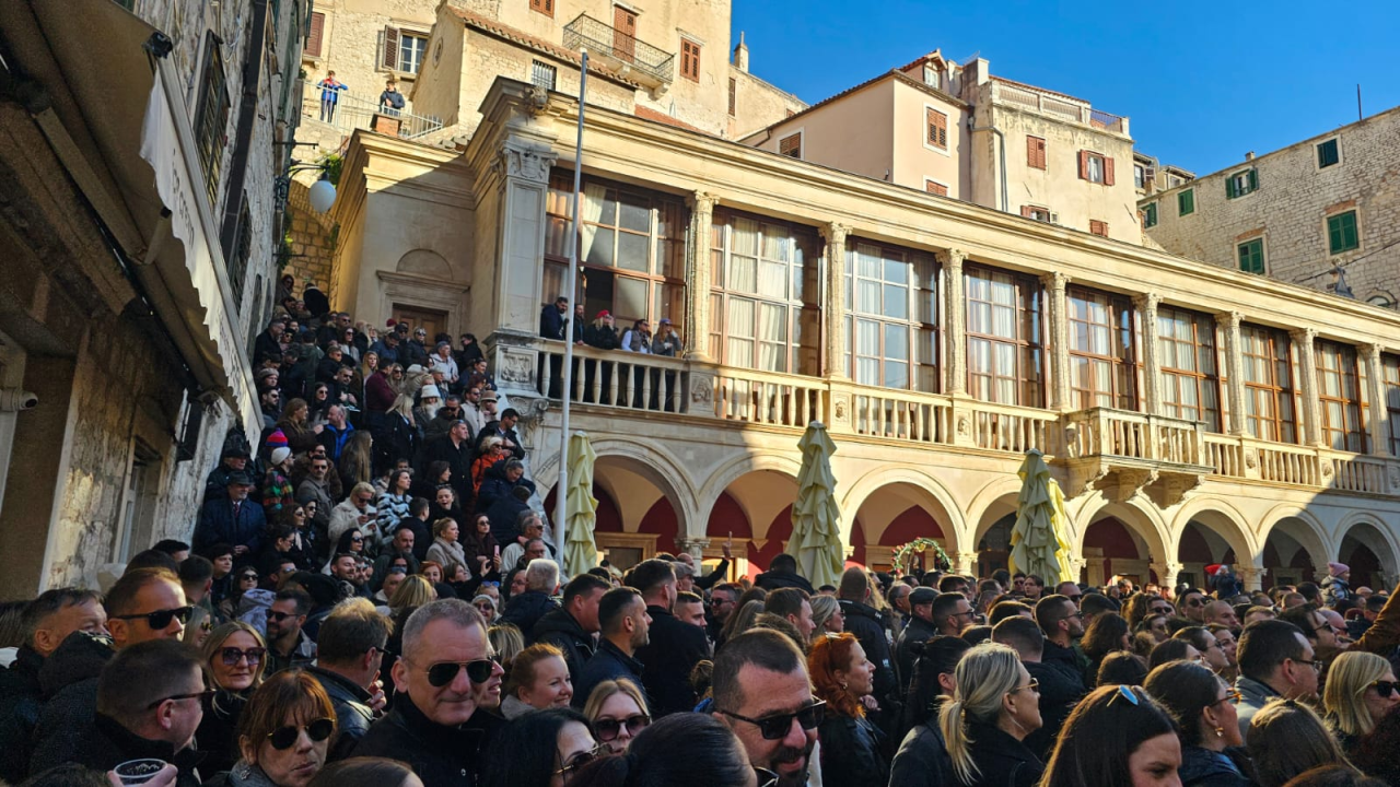 Šibenski glazbenici okupili mnoštvo ispred Katedrale na Stipanje