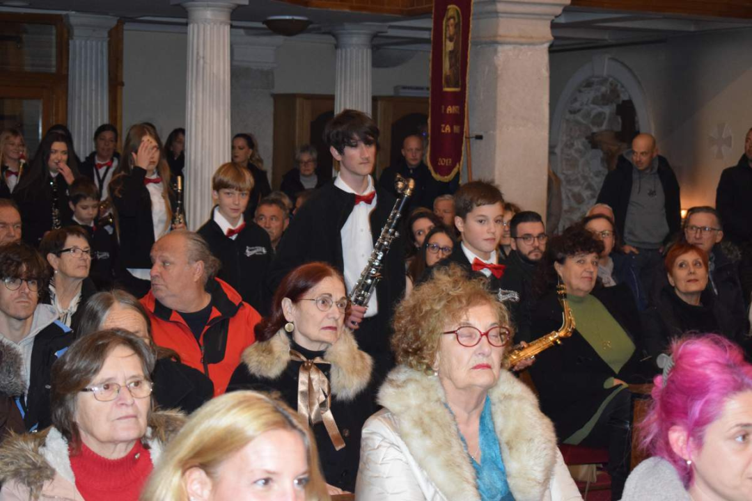 Koncert Puhačkog orkestra Primošten oduševio publiku