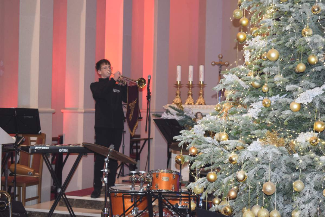 Koncert Puhačkog orkestra Primošten oduševio publiku