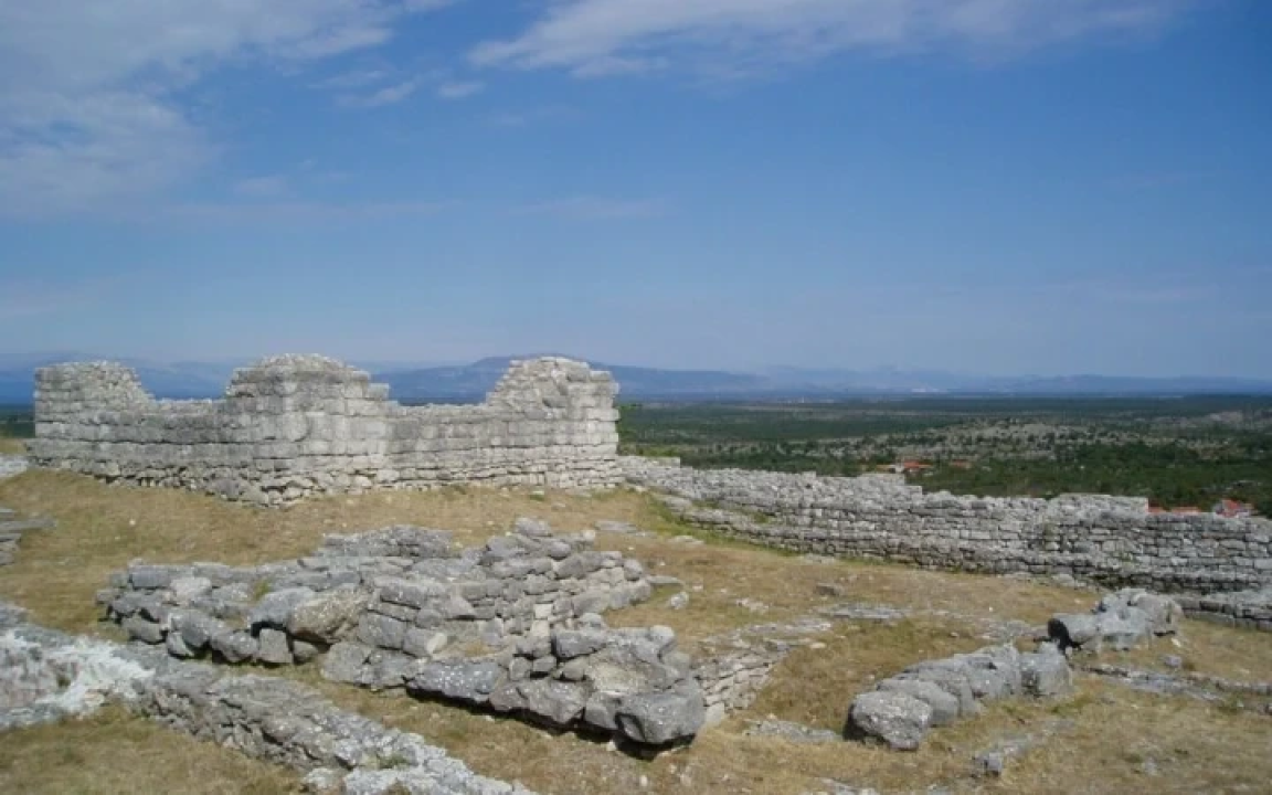 Zašto Bribirsku glavicu kod Skradina zovu hrvatskom Trojom?