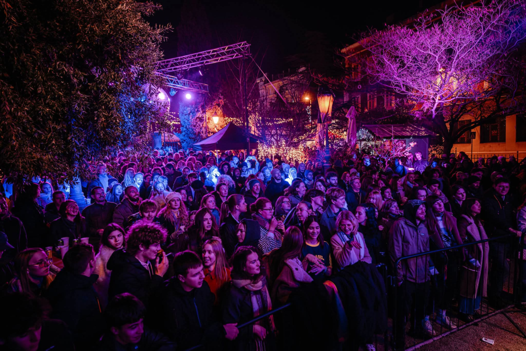 Sarajevske Letu Štuke 'zapalile' Adventuru: Šibenik u ritmu glazbe ulazi u spektakularni novogodišnji tjedan