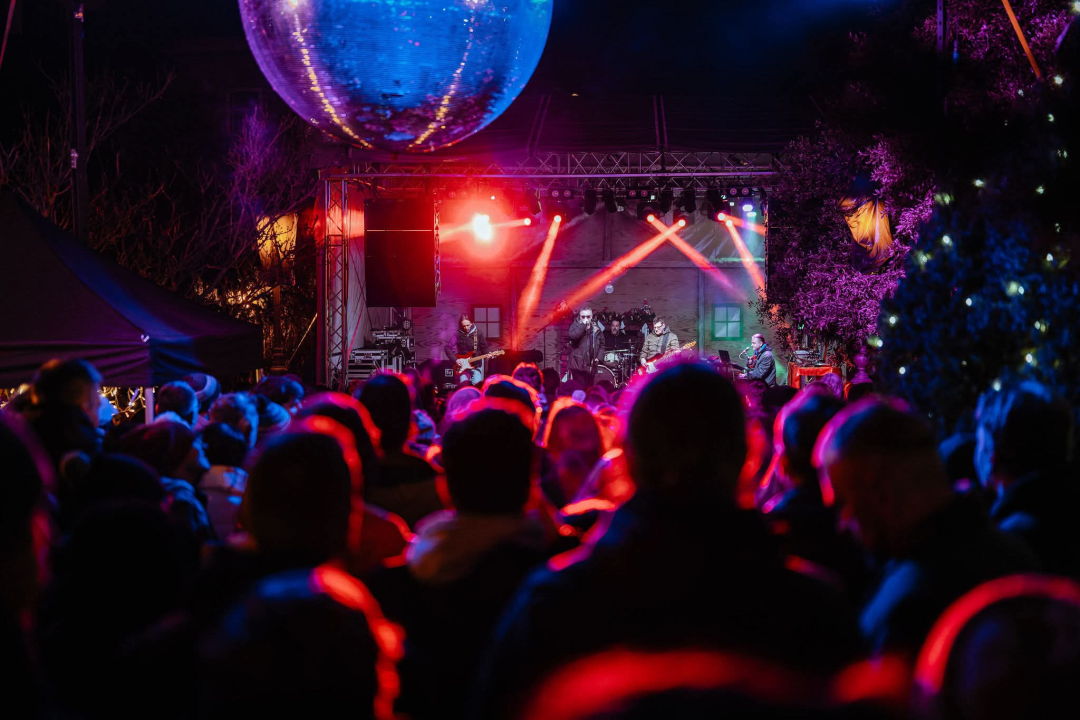 Sarajevske Letu Štuke 'zapalile' Adventuru: Šibenik u ritmu glazbe ulazi u spektakularni novogodišnji tjedan