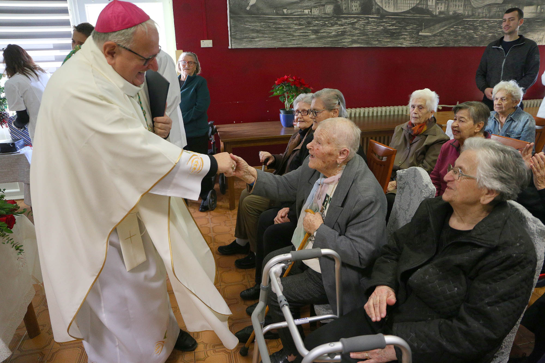Biskup Tomislav Rogić održao misu za štićenike Cvjetnog doma